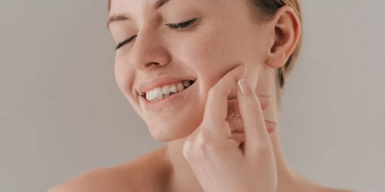 From Plate to Perfect Skin: The Top 5 Delicious and Nutritious Foods for a Naturally Radiant Glow!