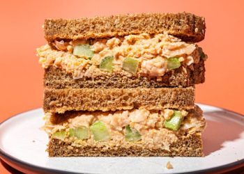 10 Minute Smashed Buffalo Chickpea Salad