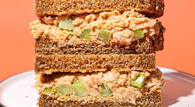 10 Minute Smashed Buffalo Chickpea Salad