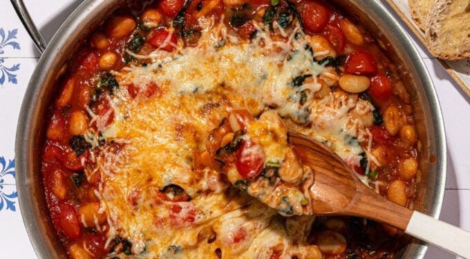 Vegan Pizza Beans Skillet with Kale