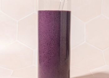 Blueberry Beet Smoothie with Ginger (10g fiber!)